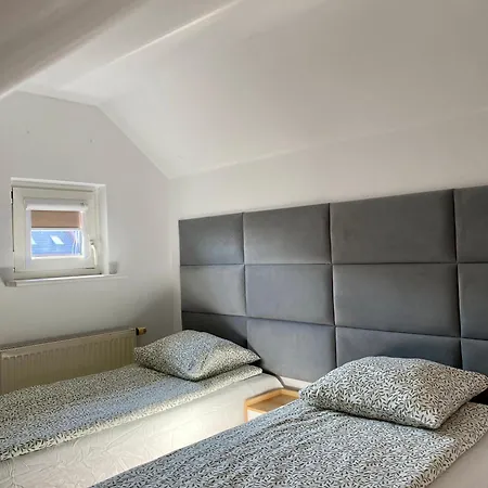 Storczykowa Airport Apartment